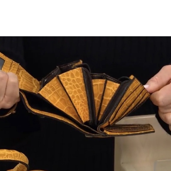 Patricia Nash Cametti Croco Embossed Congac Leather Wallet  NWOT - Picture 3 of 6